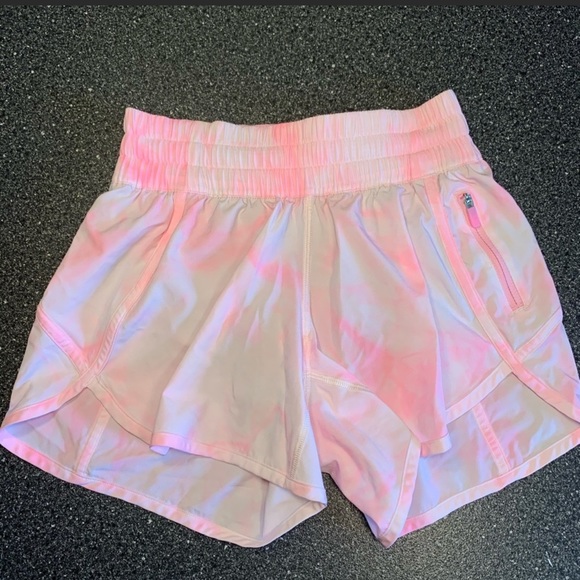 ❌Sold❌ Lululemon Tracker shorts - Picture 1 of 4